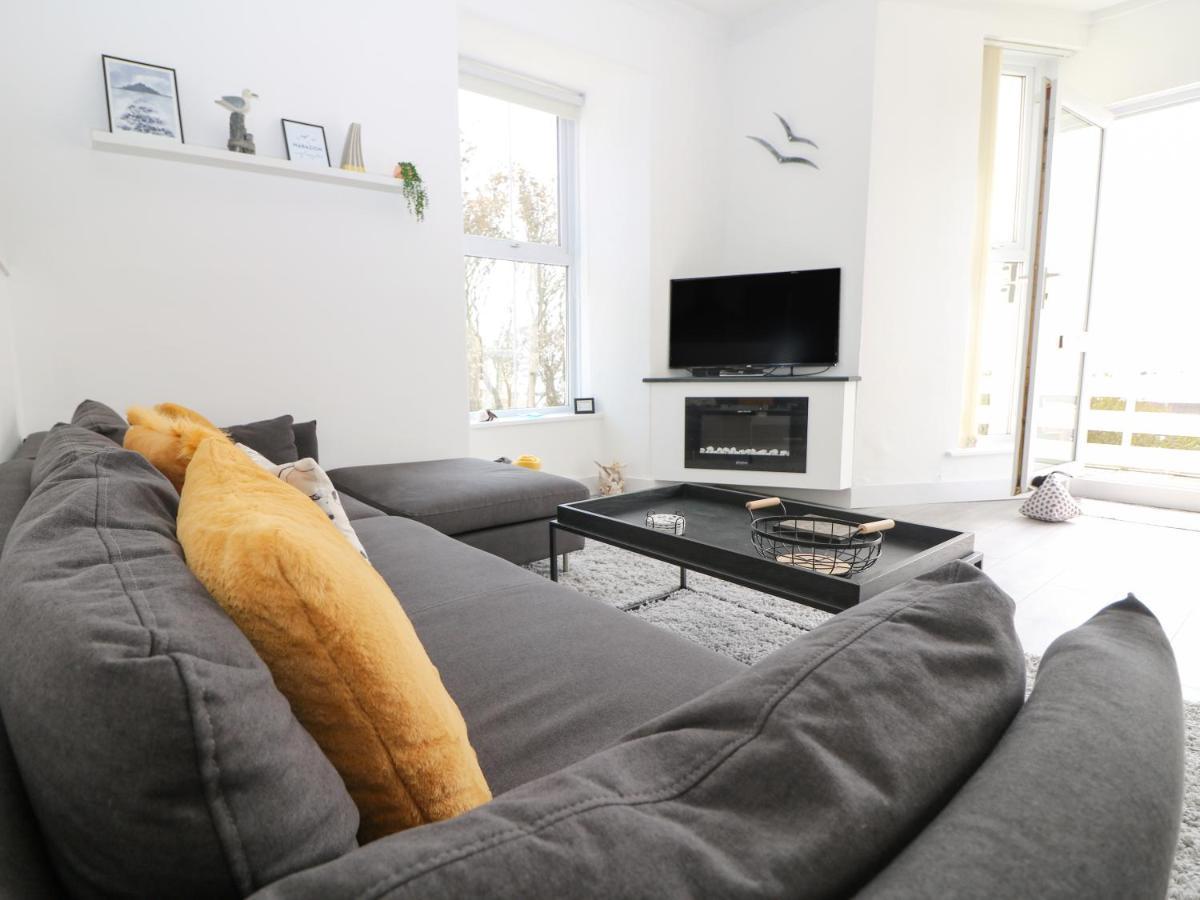 Sea Breeze Villa มาราไซออน ภายนอก รูปภาพ
